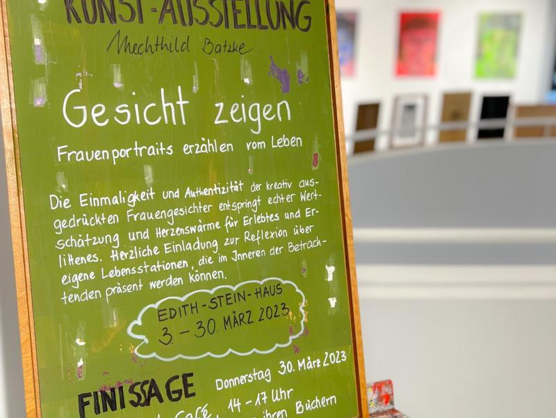 Finissage zur Ausstellung 'Gesicht zeigen - Frauenporträts erzählen vom Leben' von Mechthild Batzke